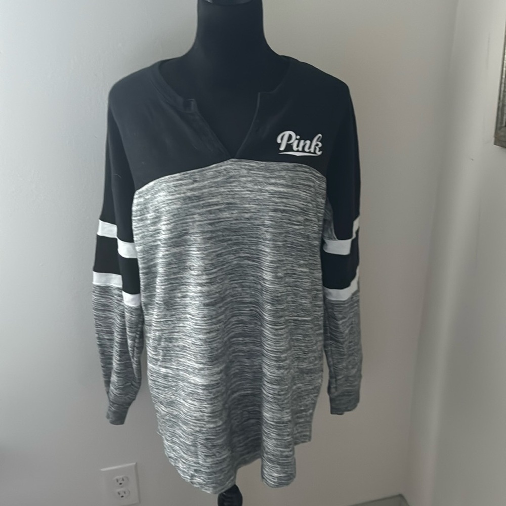 PINK Victoria’s Secret Sz S black heather gray white split neck long sleeve top